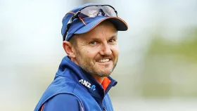 পাকিস্তানের সাদা বলের নতুন কোচ মাইক হেসন