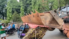 ব্যাটারিচালিত অটোরিকশার চলাচল বন্ধে ডিএনসিসির অভিযান