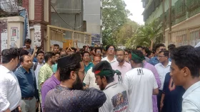 &lsquo;লং মার্চ টু যমুনা&rsquo;র দিকে পদযাত্রা শুরু জবি শিক্ষার্থীদের