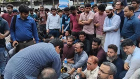 কাকরাইল না ছাড়ার ঘোষণা জবি শিক্ষক-শিক্ষার্থীদের