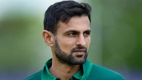 পিসিবির পদ ছাড়লেন শোয়েব মালিক