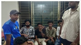 খুলনায় চাঁদাবাজি করতে গিয়ে ৮ যুবক আটক