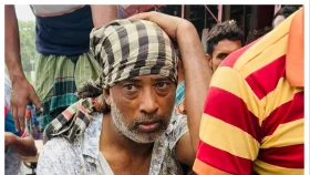গরু চোরকে গণপিটুনি দিয়ে পুলিশে দিল এলাকাবাসী