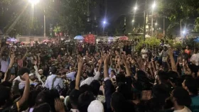 জুমার পর গণঅনশনের যাচ্ছেন জবি শিক্ষার্থীরা