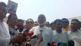 জনগণ ভোটাধিকার প্রয়োগ করতে উন্মুখ হয়ে আছে: ড. মঈন খান