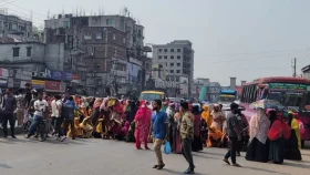 তিন ঘন্টা পর যান চলাচল স্বাভাবিক