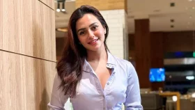 বিমানবন্দর থেকে নুসরাত ফারিয়া আটক, নেওয়া হলো থানায়