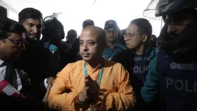 চিন্ময় কৃষ্ণকে জেলগেটে জিজ্ঞাসাবাদের অনুমতি