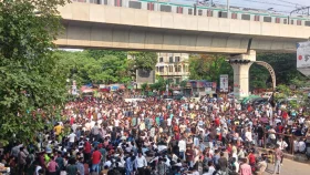 সাম্য হত্যার বিচার দাবিতে শাহবাগ অবরোধ, বন্ধ যান চলাচল