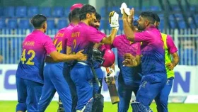 বাংলাদেশের বাজে বোলিং-ফিল্ডিং-এর সুযোগে ইতিহাস গড়লো আমিরাত