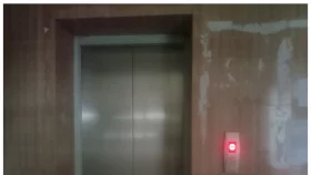 ঝুঁকিপূর্ণ লিফটে চলছে জবি ছাত্রী হল