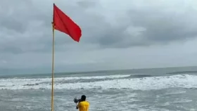 ঝড়ো হাওয়ার শঙ্কা, সমুদ্র বন্দরগুলোতে ৩ নম্বর সতর্কসংকেত