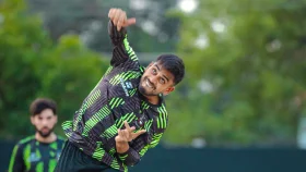 নৈপুণ্য নয় সৌম্যর ইনজুরিতে দলে ঢুকলেন মিরাজ