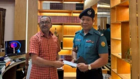 ধানমণ্ডিতে ‘মব’ নিয়ন্ত্রণ করে ওসি পেলেন বিশেষ পুরস্কার
