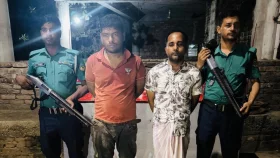 ককটেল ফাটিয়ে আধিপত্য বিস্তারের ঘটনায় দুই যুবক আটক