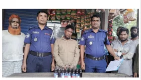 পঞ্চগড়ে ৩৩ বোতল ফেনসিডিলসহ মাদক কারবারি গ্রেপ্তার