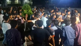 বাম নেতাদের মশাল মিছিল-স্লোগান, পরক্ষণেই ছাত্র শিবিরের হামলা, আহত ৫&nbsp;
