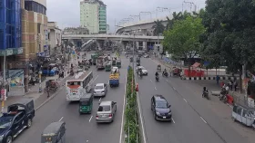 দূষণের তালিকায় পিছিয়েছে ঢাকা