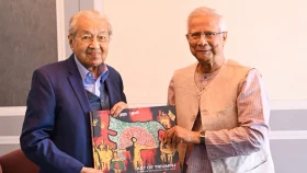 মাহাথিরকে ১০০তম জন্মদিনের শুভেচ্ছা জানালেন প্রধান উপদেষ্টা
