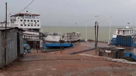 দৌলতদিয়া-পাটুরিয়া নৌরুটে লঞ্চ চলাচল বন্ধ