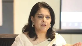 তরুণদের ক্ষমতার মোহ থেকে সরে আসতে হবে