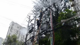 ঝড়-বৃষ্টিতে বিদ্যুৎবিহীন ৫০ লাখ মানুষ, ব্যাহত ইন্টারনেট সেবা