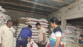 জামালপুরে ভিজিএফের ২৬১ বস্তা চাল জব্দ, আটক ৪