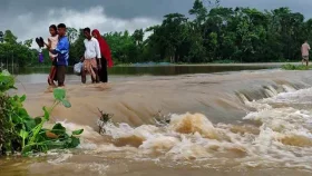 তিন জেলায় বন্যা পরিস্থিতি অবনতির শঙ্কা, তলিয়ে গেছে জকিগঞ্জ