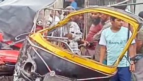 ফরিদপুরে মাহিন্দ্রা ও বাসের মুখোমুখি সংঘর্ষে নিহত ৪