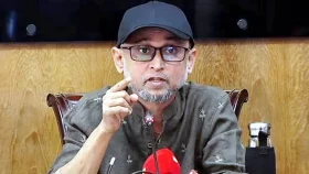 শেখ মুজিবের মুক্তিযোদ্ধা সার্টিফিকেট বাতিল নিয়ে যা বললেন ফারুকী