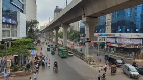 ঈদের ছুটিতে ফাঁকা ঢাকা, ব্যস্ত টার্মিনাল ও পশুর হাট