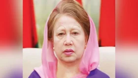 খালেদা জিয়াকে গুলশানের বাড়ির কাগজ পৌঁছে দিলেন গণপূর্ত উপদেষ্টা