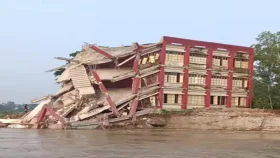 ঈদের দিন যমুনায় তলিয়ে গেল তিনতলা স্কুল