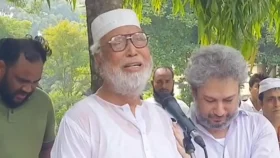 স্ত্রীর জানাজায় কাঁদলেন বঙ্গবীর কাদের সিদ্দিকী