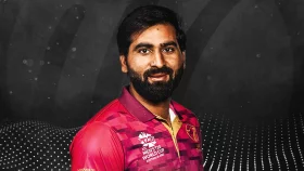 বাংলাদেশকে হারিয়ে আইসিসির মাসের সেরা আমিরাতের ওয়াসিম