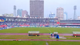 তপ্ত রোদের পর জাতীয় স্টেডিয়ামে হঠাৎ বৃষ্টি