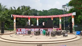 যেসব জায়গায় বড় পর্দায় দেখা যাবে হামজাদের ম্যাচ