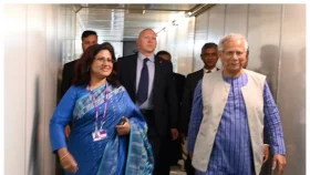 যুক্তরাজ্যে পৌঁছেছেন প্রধান উপদেষ্টা