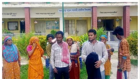 মেহেরপুর সীমান্তে নারী-শিশুসহ ১২ জনকে ঠেলে দিল বিএসএফ