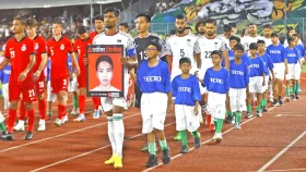 ২২ দিন ধরে নিখোঁজ তামিমের ছবি নিয়ে জাতীয় সংগীত গাইলেন তপু-হামজারা