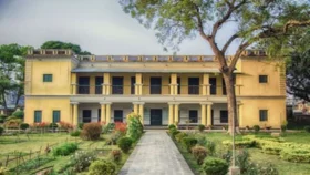 রবীন্দ্র কাছারিবাড়িতে দর্শনার্থী প্রবেশে অনির্দিষ্টকালের নিষেধাজ্ঞা