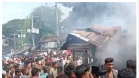 হরিরামপুরে ভয়াবহ অগ্নিকাণ্ডে দোকান পুড়ে ছাই, কোটি টাকার ক্ষয়ক্ষতি