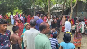 সিরাজগঞ্জে স্ত্রীকে গলাকেটে হত্যার পর স্বামীর আত্মহত্যার চেষ্টা 