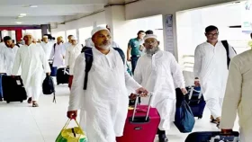 হজ শেষে দেশে ফিরেছেন ৮০ হাজার ৫০০ বাংলাদেশি