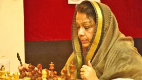 দিল্লির বিমানবন্দরে কী হয়েছিল কিংবদন্তি দাবাড়ু রানী হামিদের সাথে?