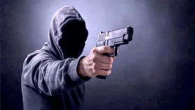 খুলনায় যুবককে গুলি করে ৮০ হাজার টাকা লুট    