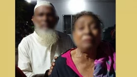 পাওনা টাকা চাওয়ায় বৃদ্ধাকে নির্যাতন, কেটে দেওয়া হয় মাথার চুল