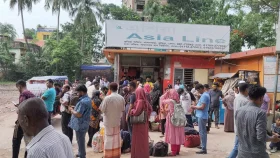 ঈদের ছুটি শেষে ঢাকামুখী মানুষের ঢল, কুমিল্লায় বাস সংকট