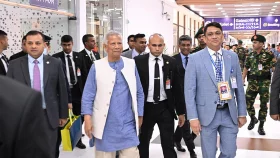 দেশে ফিরলেন প্রধান উপদেষ্টা