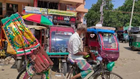 তীব্র গরমে নাভিশ্বাস, বিপাকে নিম্ন আয়ের মানুষ
